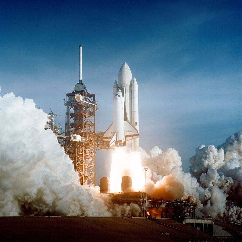 Columbia durante el lanzamiento de STS-1.